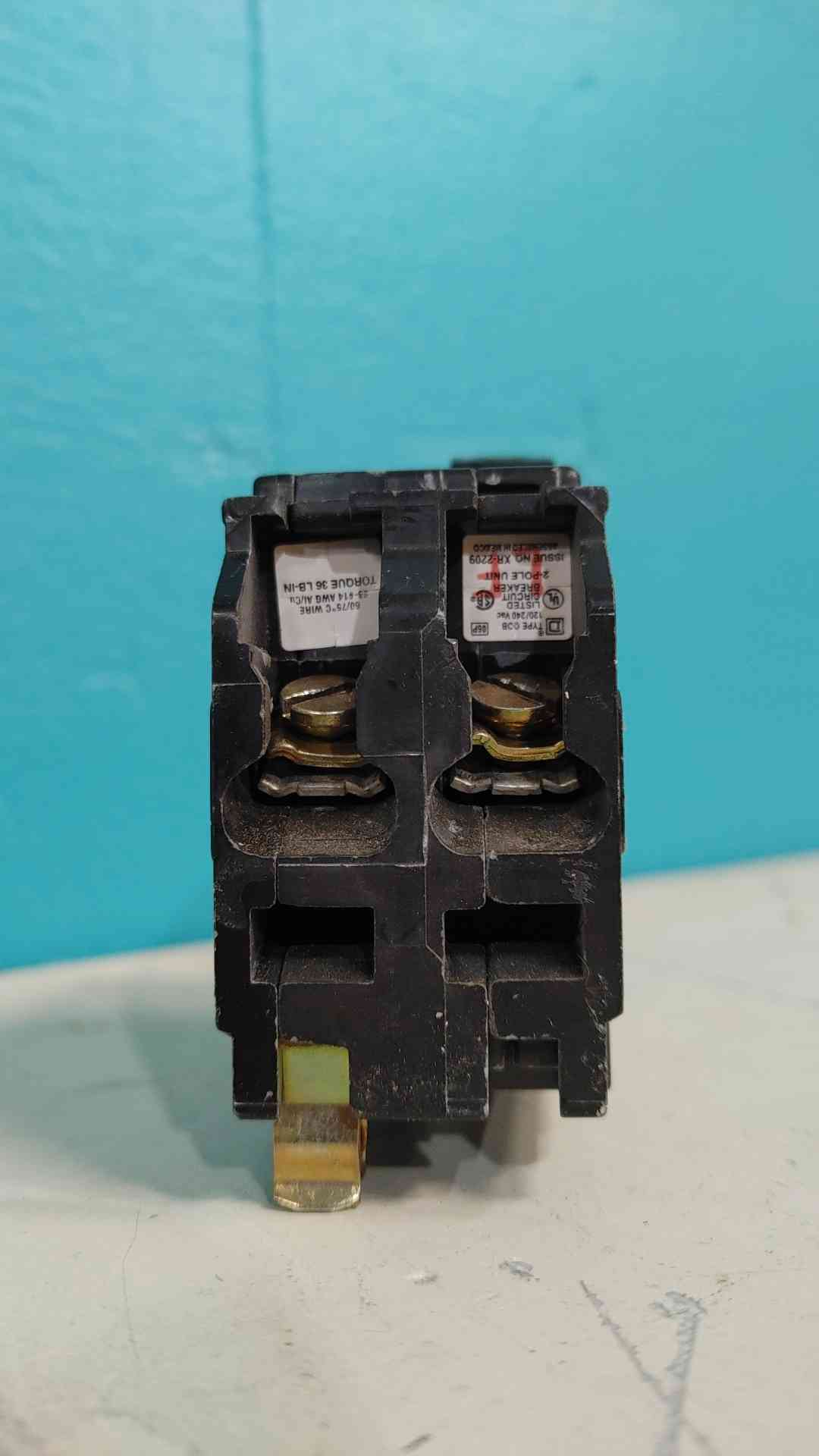 Square D QOB220VH 20A 2-Pole 120/240V 22kAIC Bolt-On Circuit Breaker QOB220
