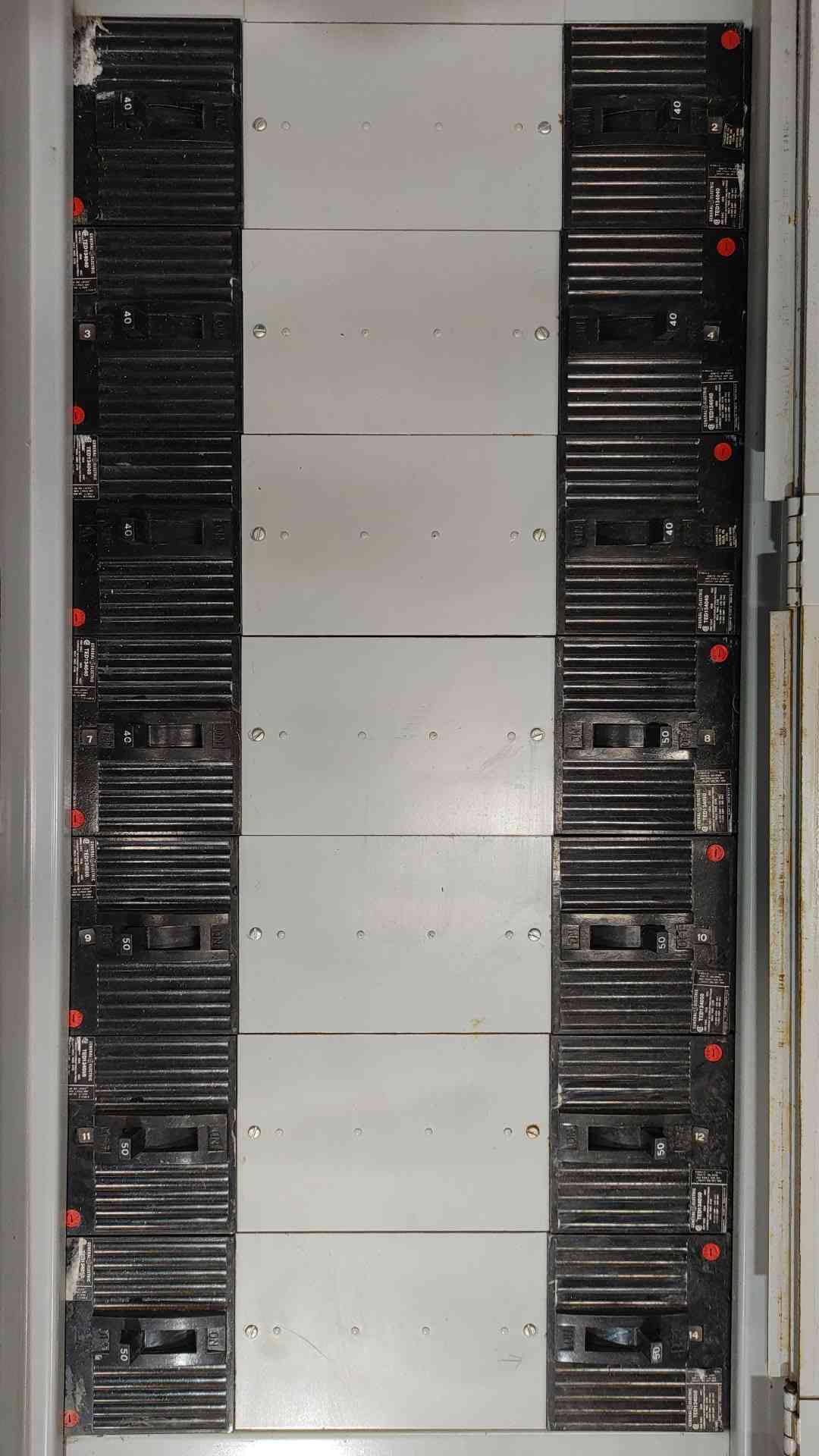 GE CCB 600A 240V 3PH Panelboard Enclosure 14x TED 50A 3-Pole Circuit Breakers