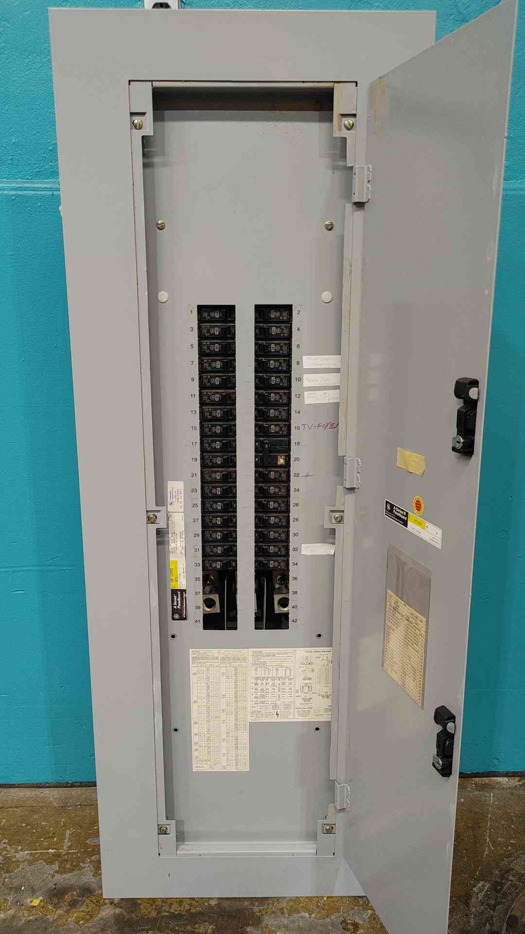 GE AQF3424MBX 400A 208Y/120V 3PH Panelboard Enclosure 34x THQB 20A 1P Breakers