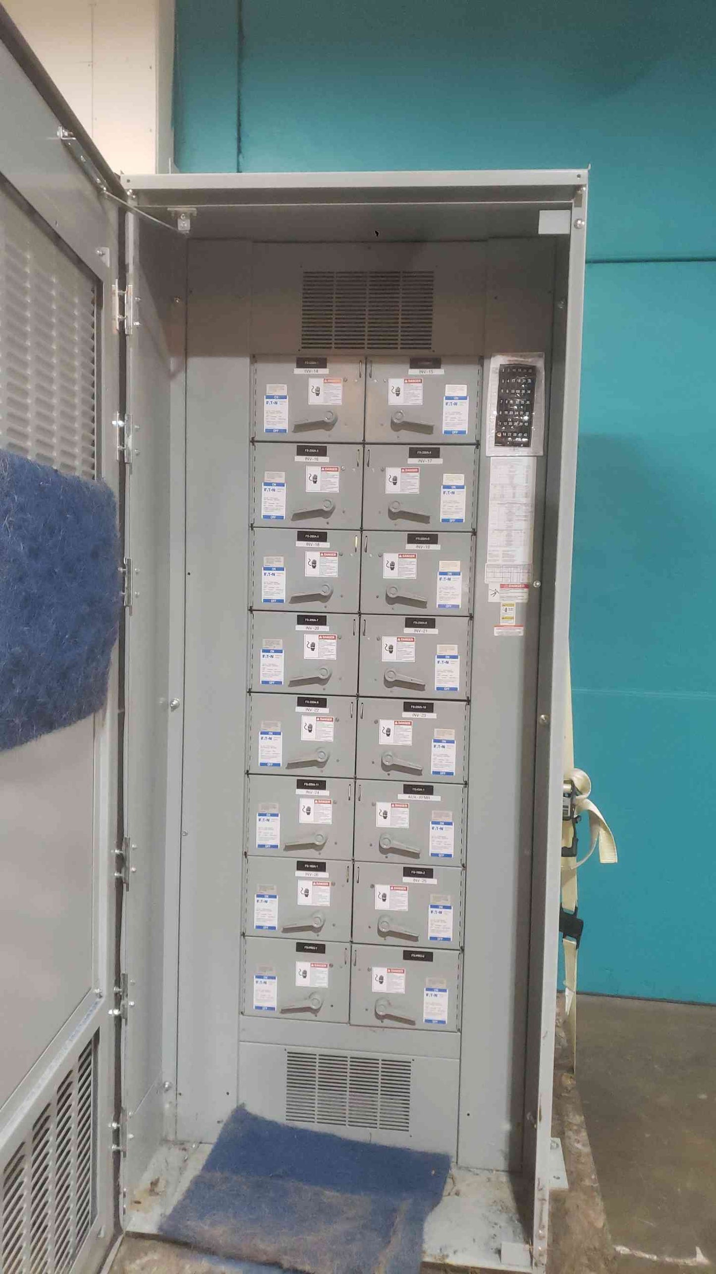 NEW Eaton 2500A 800V 3PH 4W Switchgear 3 Section Lineup (SKU: 114508)