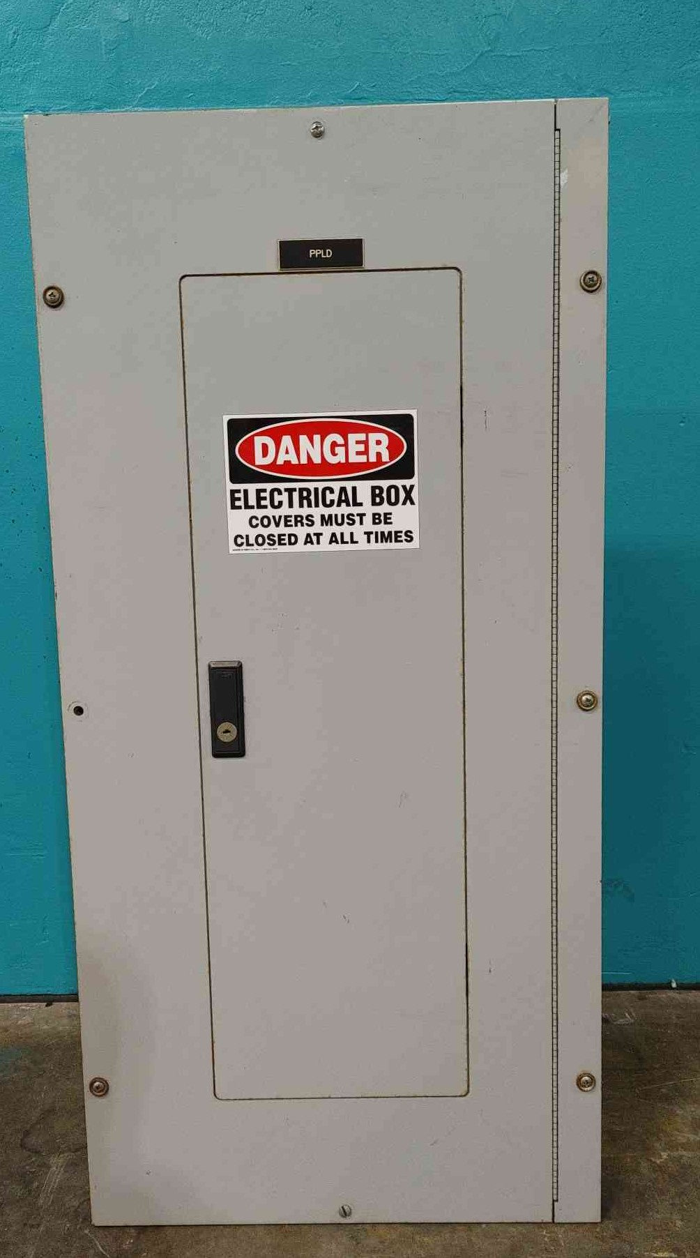 Cutler-Hammer PRL-1A 100A 208Y/120V Panelboard Load Center w/ BAB Breakers