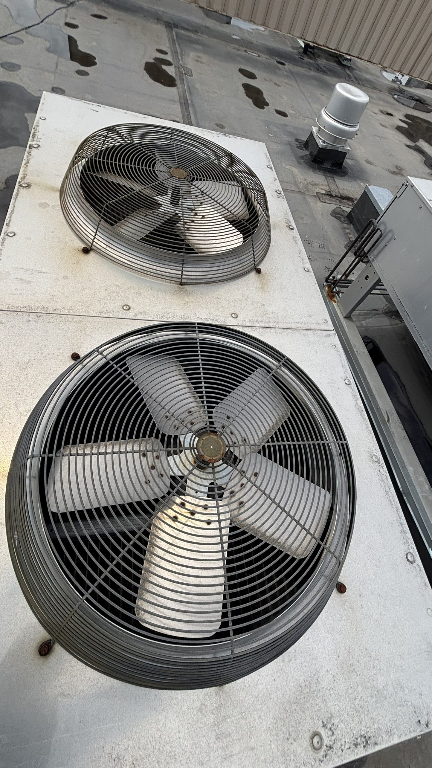 Liebert TCDV205-A Outdoor Air Cooled Condenser 2-Fan 460V 3PH Data Center
