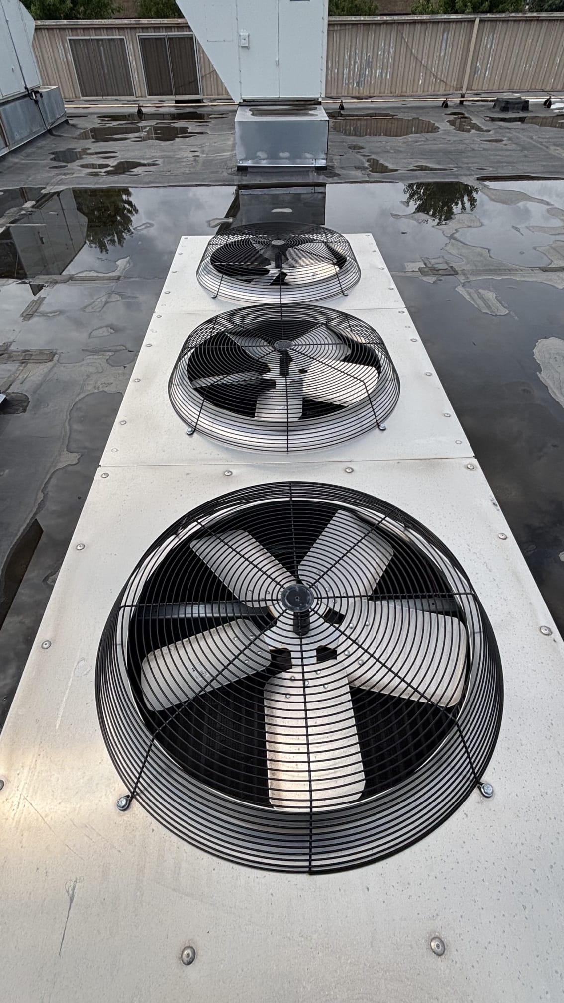 Vertiv Liebert DCDF308-A Outdoor Air Cooled Condenser 3-Fan 460V 3PH 2022