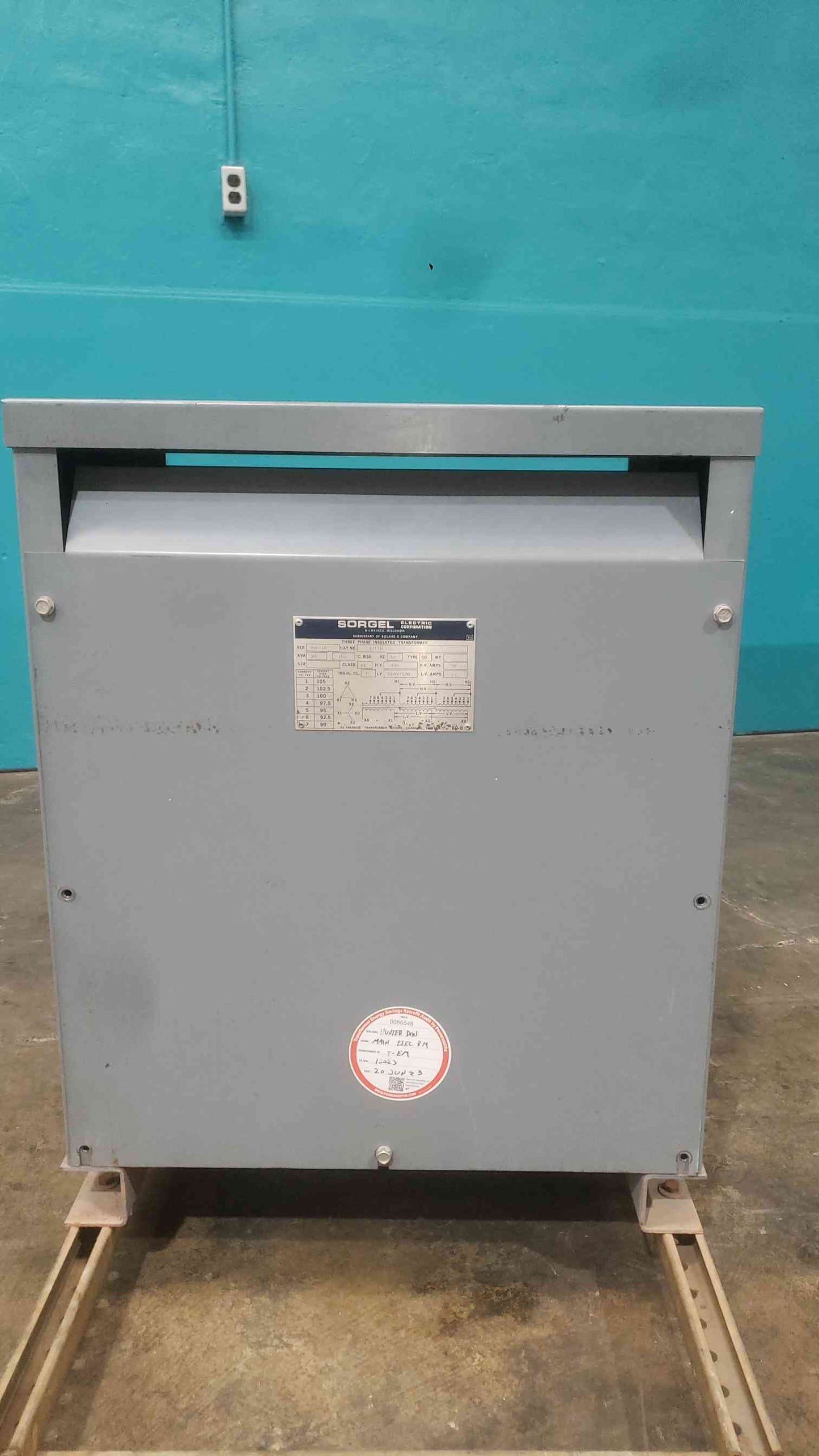 Square D Sorgel 30 KVA Dry Type Transformer 3PH 480V 208Y/120V 30T3H AA 60Hz