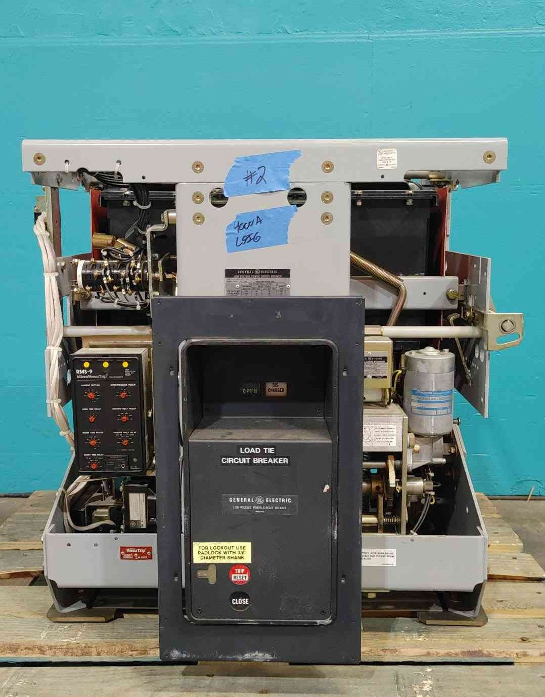 GE AKR-7D-100-1 4000A Drawout Power Circuit Breaker 635V RMS-9 MicroVersaTrip