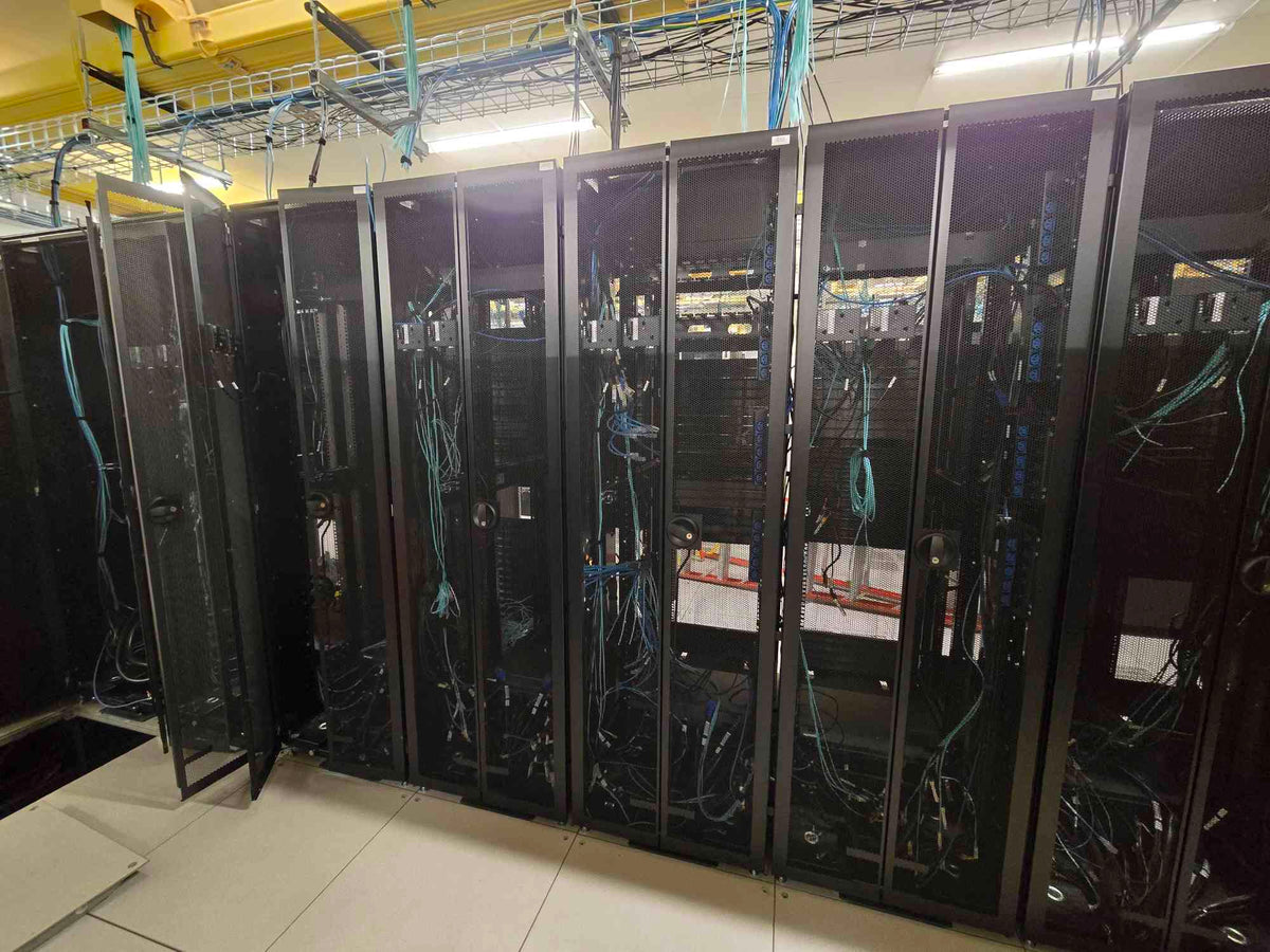 HP 42U Non-Enclosed Server Rack Assy, Rack 642, 1200mm Shock, Intigent (SKU: 115126)