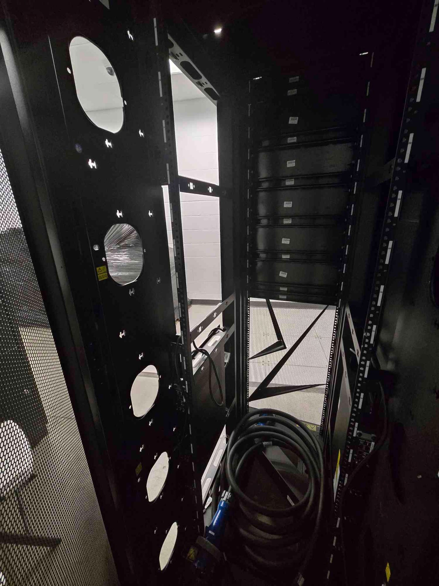 IBM z15 LinuxONE 7965-S42 42U Server Rack Enclosure Cabinet Blue Origami Door