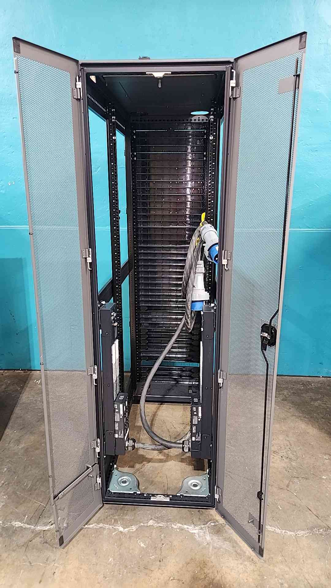 HP Non-Enclosed Server Rack ASSY, RACK 10642, G2 1200MM (SKU: 115281)