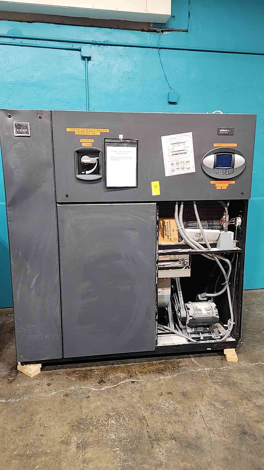 Liebert Emerson DS035ASC0EI844C 208V 3PH Data Center CRAC AC Unit Cooling System