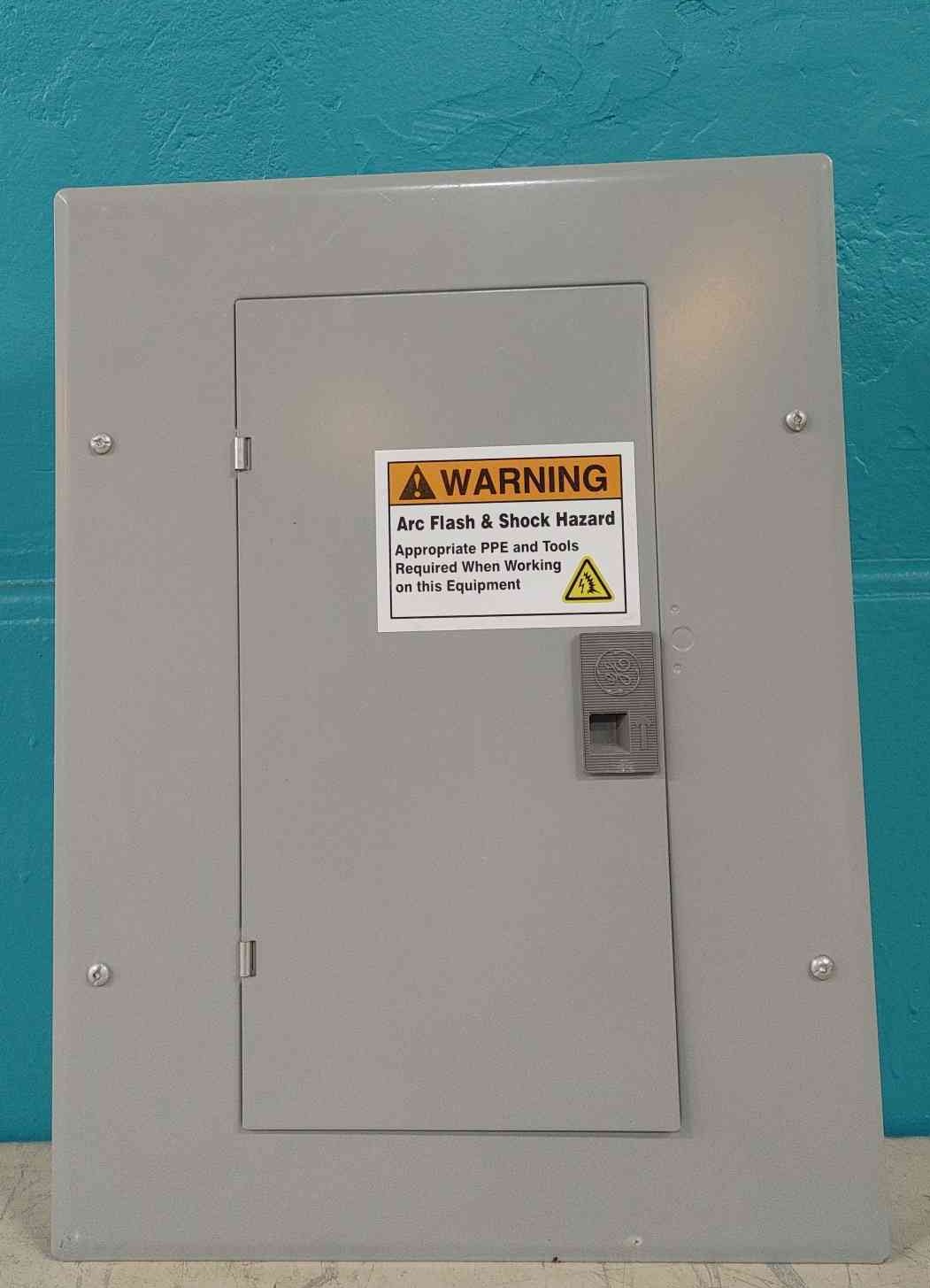 GE PowerMark Gold Load Center Sub Panel TL12AC3 W 4 Breakers 15A 20A TL12412C