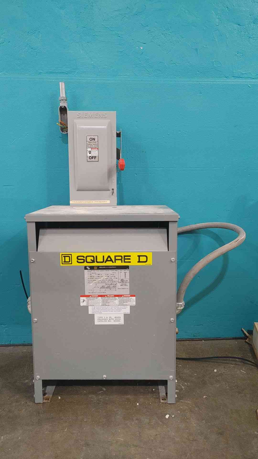 Square D 15 KVA Transformer EE15T3H 480V To 208V W Siemens HF361 30A Switch