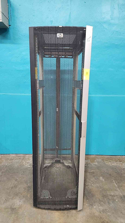 HP Compaq 10000 10K Series 42U Server Rack Cabinet Noon-Enclosed 10642 On Casters