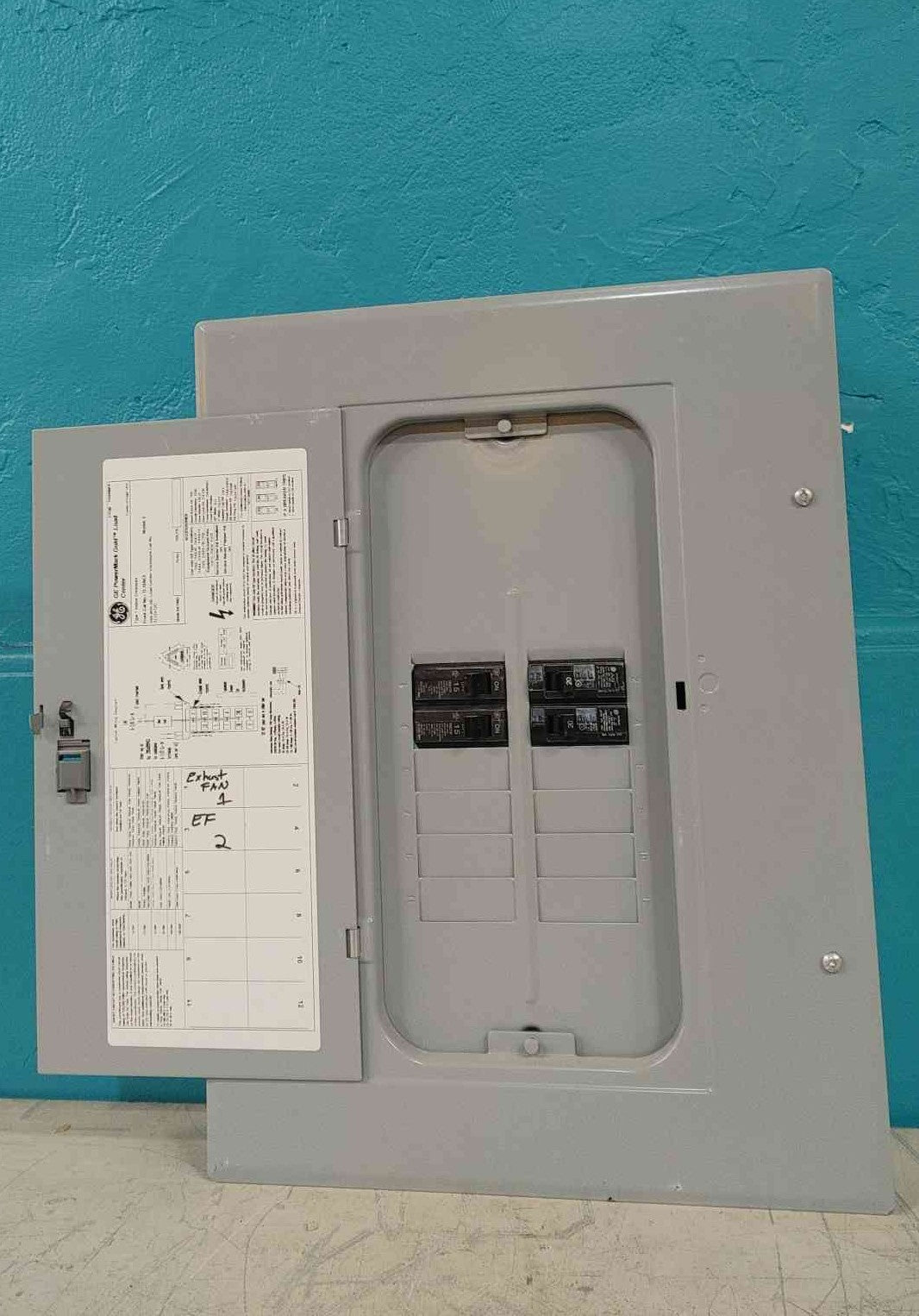 GE PowerMark Gold Load Center Sub Panel TL12AC3 W 4 Breakers 15A 20A TL12412C