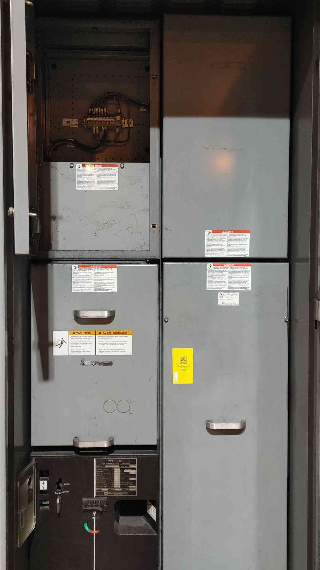 Square D HVL HVL-CC 5kV 15kV 600A Medium Voltage Interrupter Switchgear Cabinet