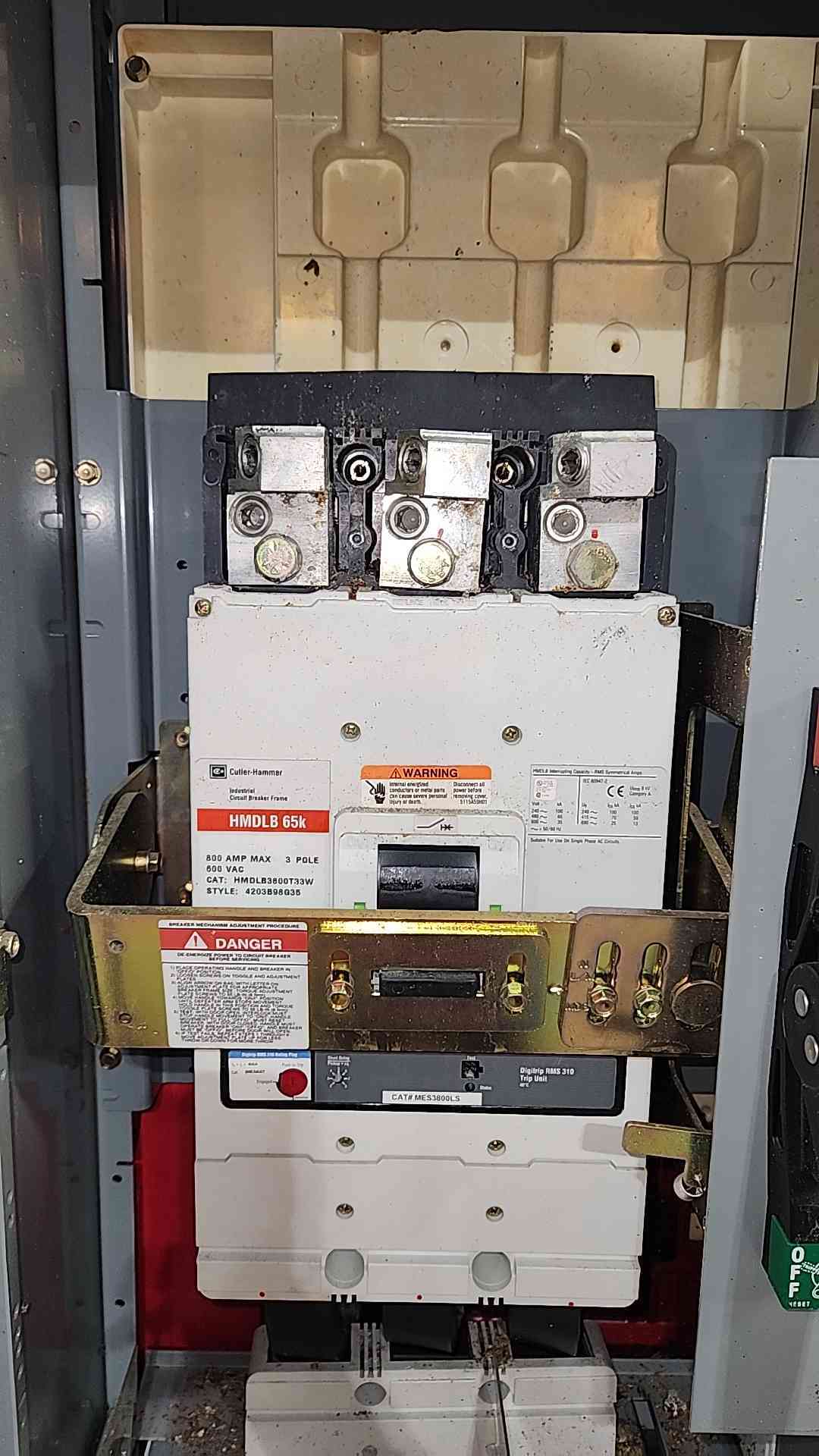 Allen-Bradley Centerline 2100 MCC 800A 600V 3PH 3-Section Lineup W/ Breakers