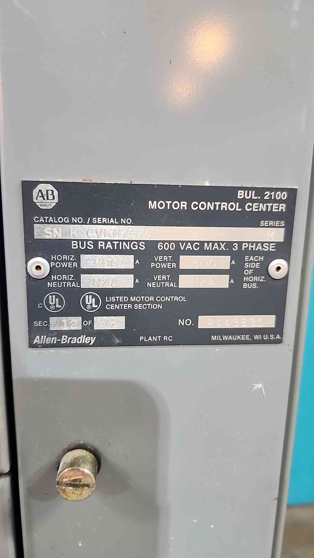 Allen Bradley Centerline 2100 MCC Motor Control Center 3 Section 800A Cutler-Hammer