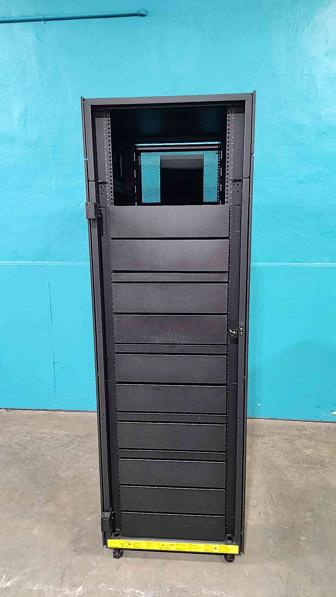 IBM 7014-T42 42U 19-Inch Server Rack Cabinet Enclosure Mesh Doors Castors T42