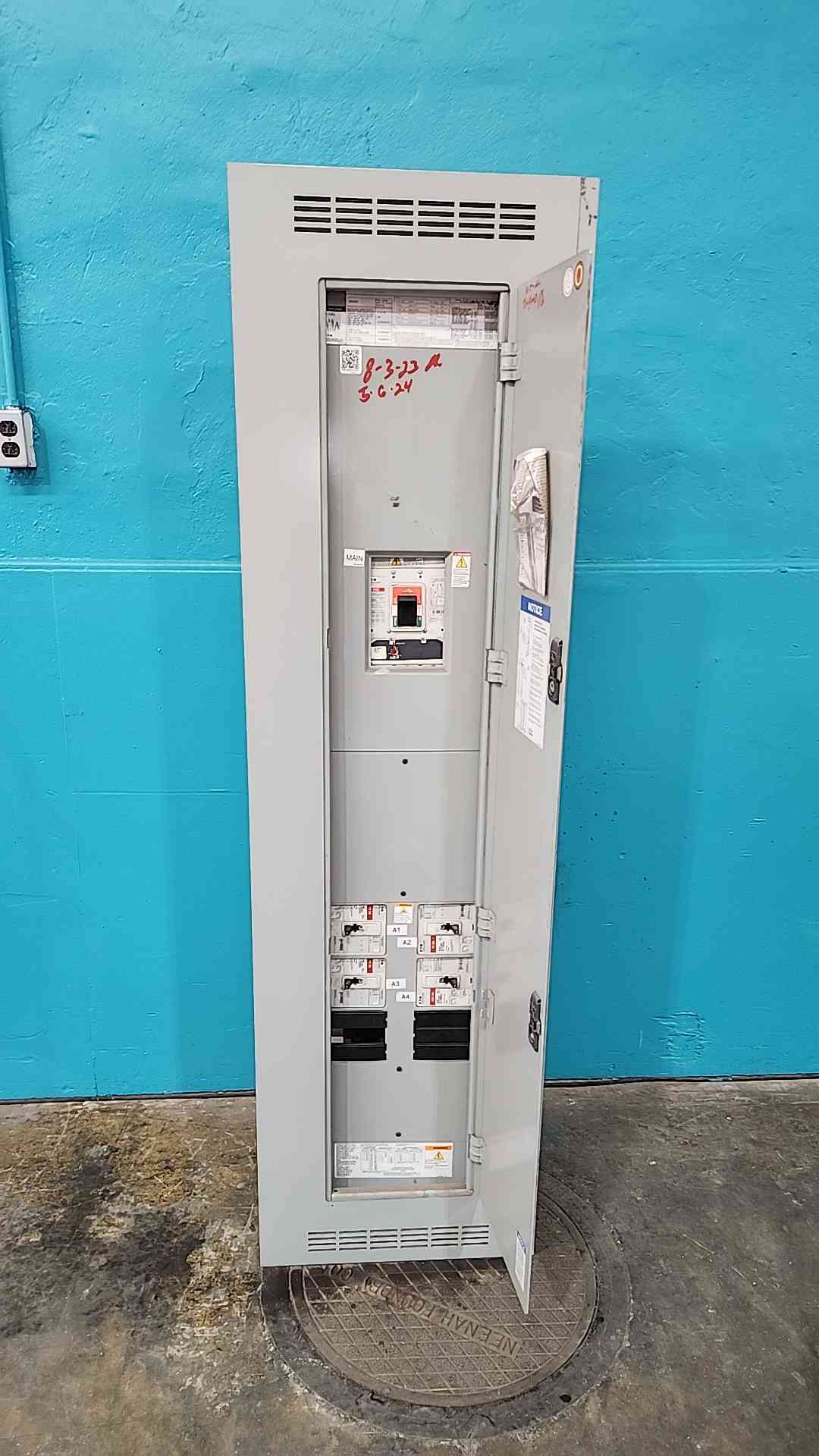 Eaton PRL3a 600A Panelboard 480Y/277V 3Ph w/ 600A Main + (3) 150A & 60A 3P Breaker