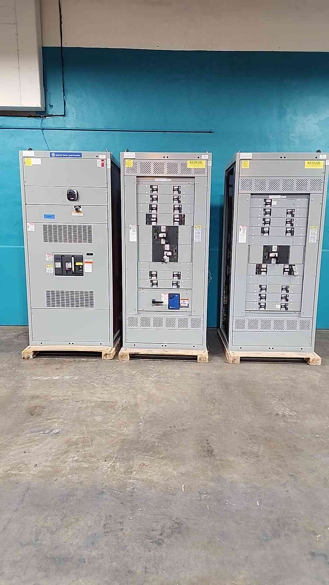 NEW GE Spectra 2500A 480Y/277V 3Ph 3-Sec Switchboard Lineup w/ 2500A Main & Breakers