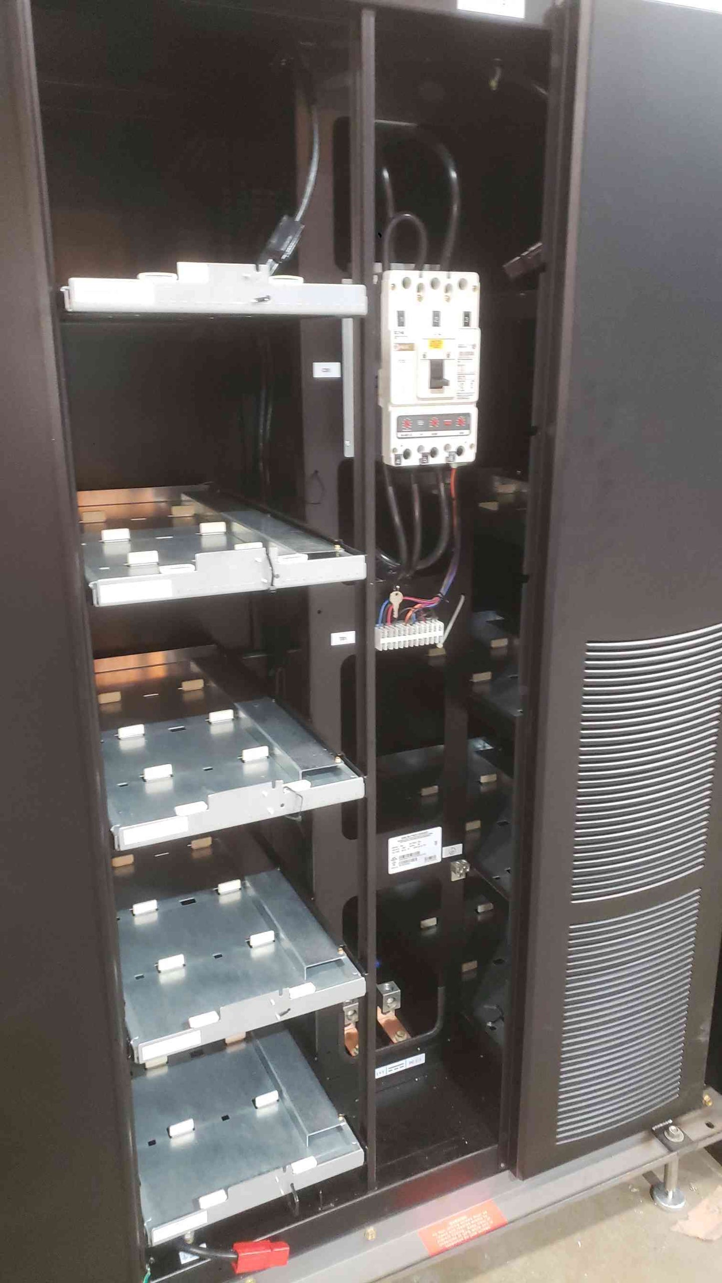 Eaton 9390-80 UPS 40KVA UPS and Battery Cabinet 480V (SKU: 110963)