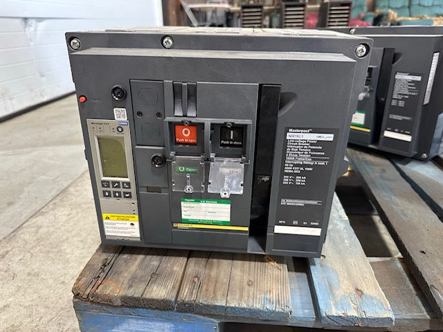 Schneider Motorized Electronic Breaker for paralelling, 1600 Amp