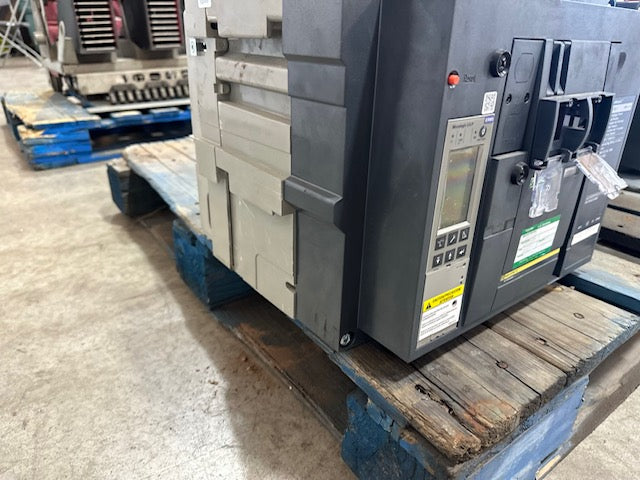 Schneider Motorized Electronic Breaker for paralelling, 1600 Amp