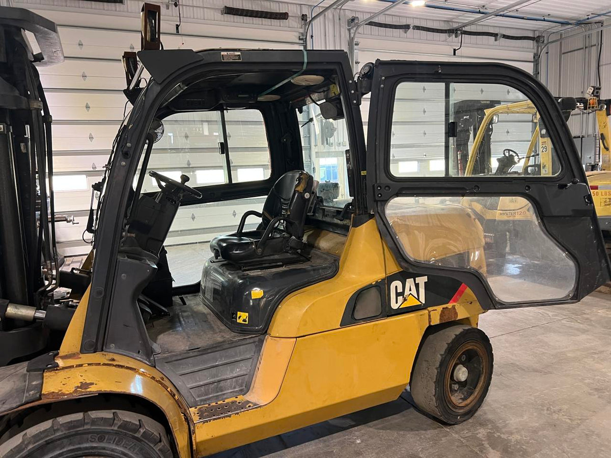 CAT DP55 Forklift 12000 lb capacity Diesel Triple Stage Mast Side Shift Fork Positioner 42″ Forks DSLP1138