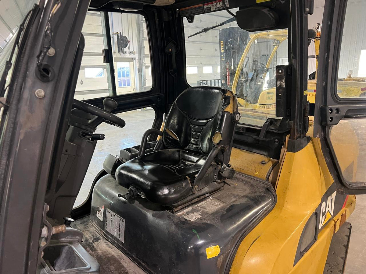 CAT DP55 Forklift 12000 lb capacity Diesel Triple Stage Mast Side Shift Fork Positioner 42″ Forks DSLP1138