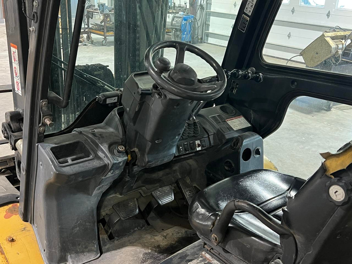 CAT DP55 Forklift 12000 lb capacity Diesel Triple Stage Mast Side Shift Fork Positioner 42″ Forks DSLP1138