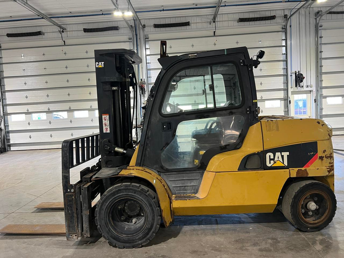 CAT DP55 Forklift 12000 lb capacity Diesel Triple Stage Mast Side Shift Fork Positioner 42″ Forks DSLP1138