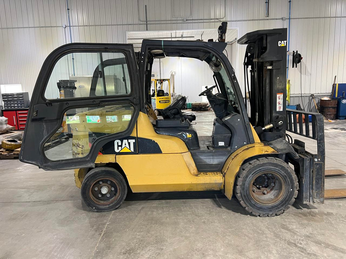 CAT DP55 Forklift 12000 lb capacity Diesel Triple Stage Mast Side Shift Fork Positioner 42″ Forks DSLP1138
