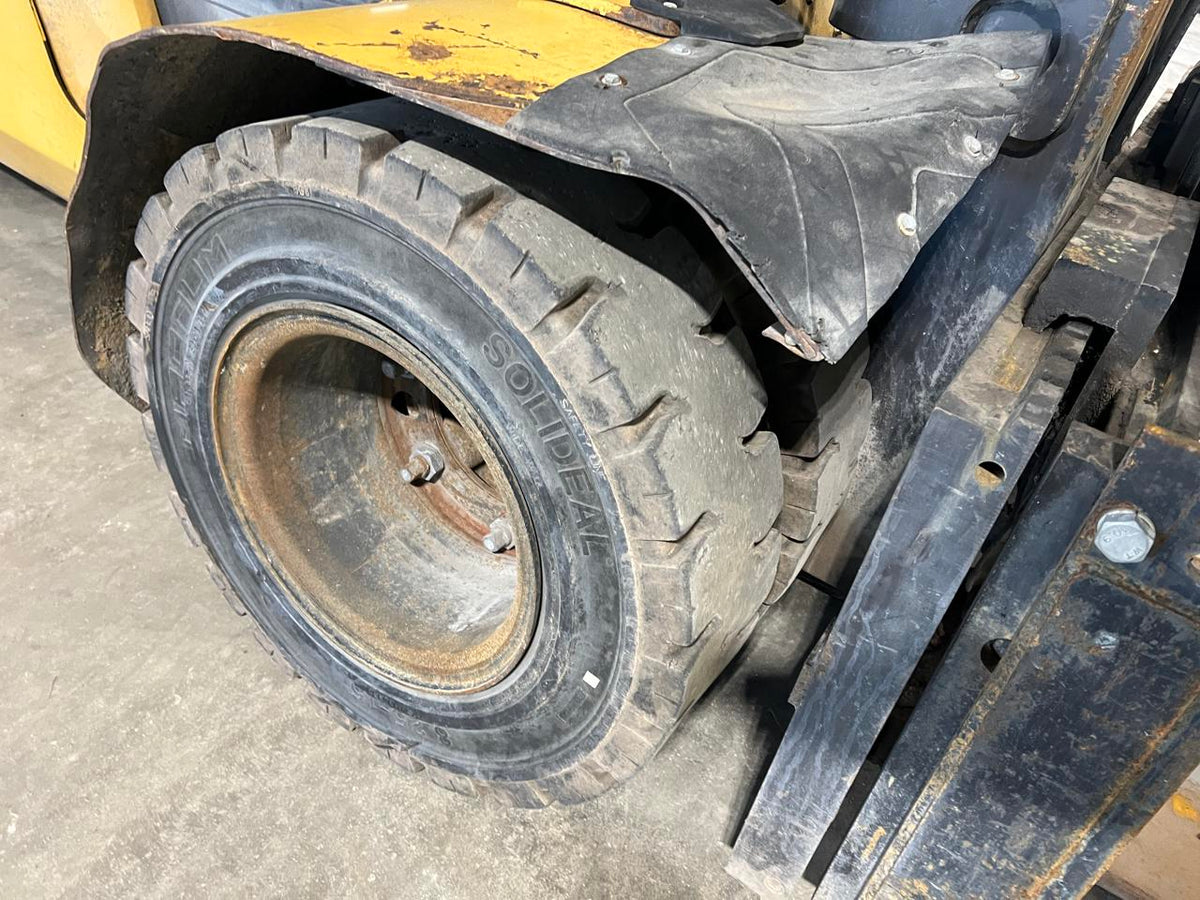 CAT DP55 Forklift 12000 lb capacity Diesel Triple Stage Mast Side Shift Fork Positioner 42″ Forks DSLP1138