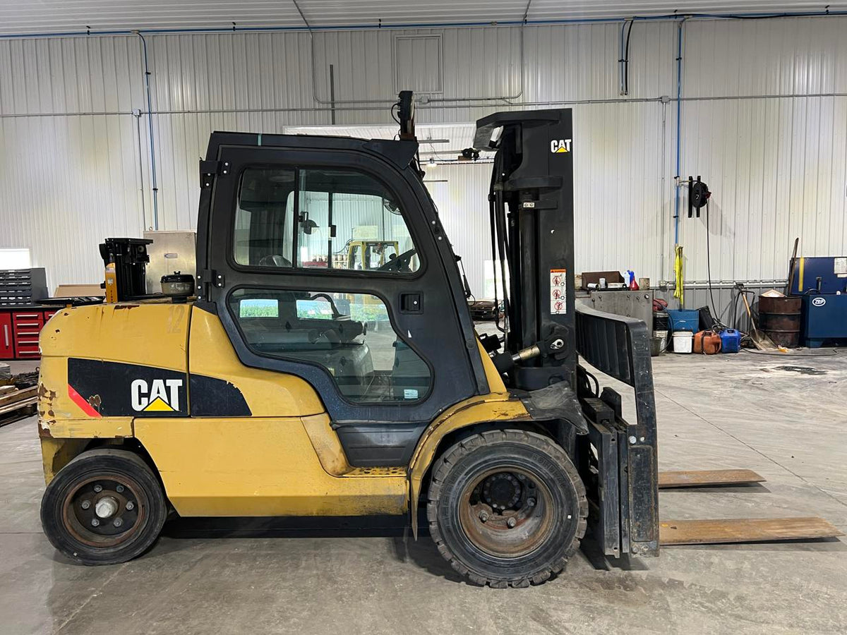 CAT DP55 Forklift 12000 lb capacity Diesel Triple Stage Mast Side Shift Fork Positioner 42″ Forks DSLP1138