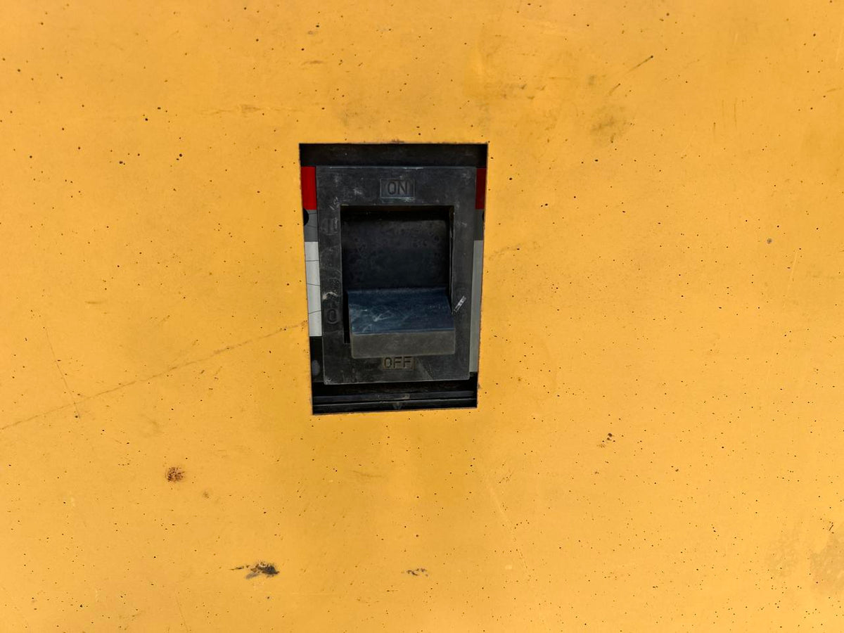 300 kW CAT Gen End with Controller and Breaker and Frame