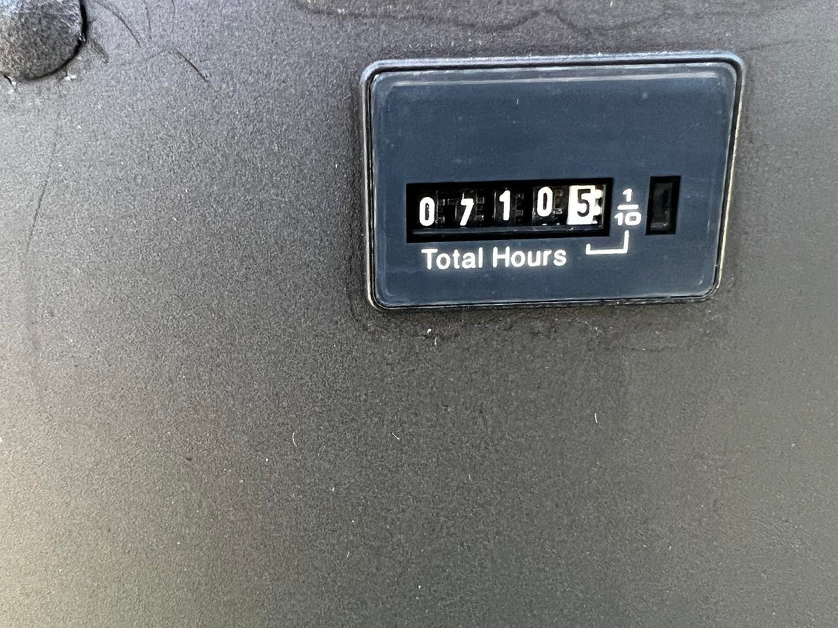 100 kW Cummins/Onan Generator, Natural Gas or Propane, 6.8 Ford Engine, Year – 2002, 710 Hours