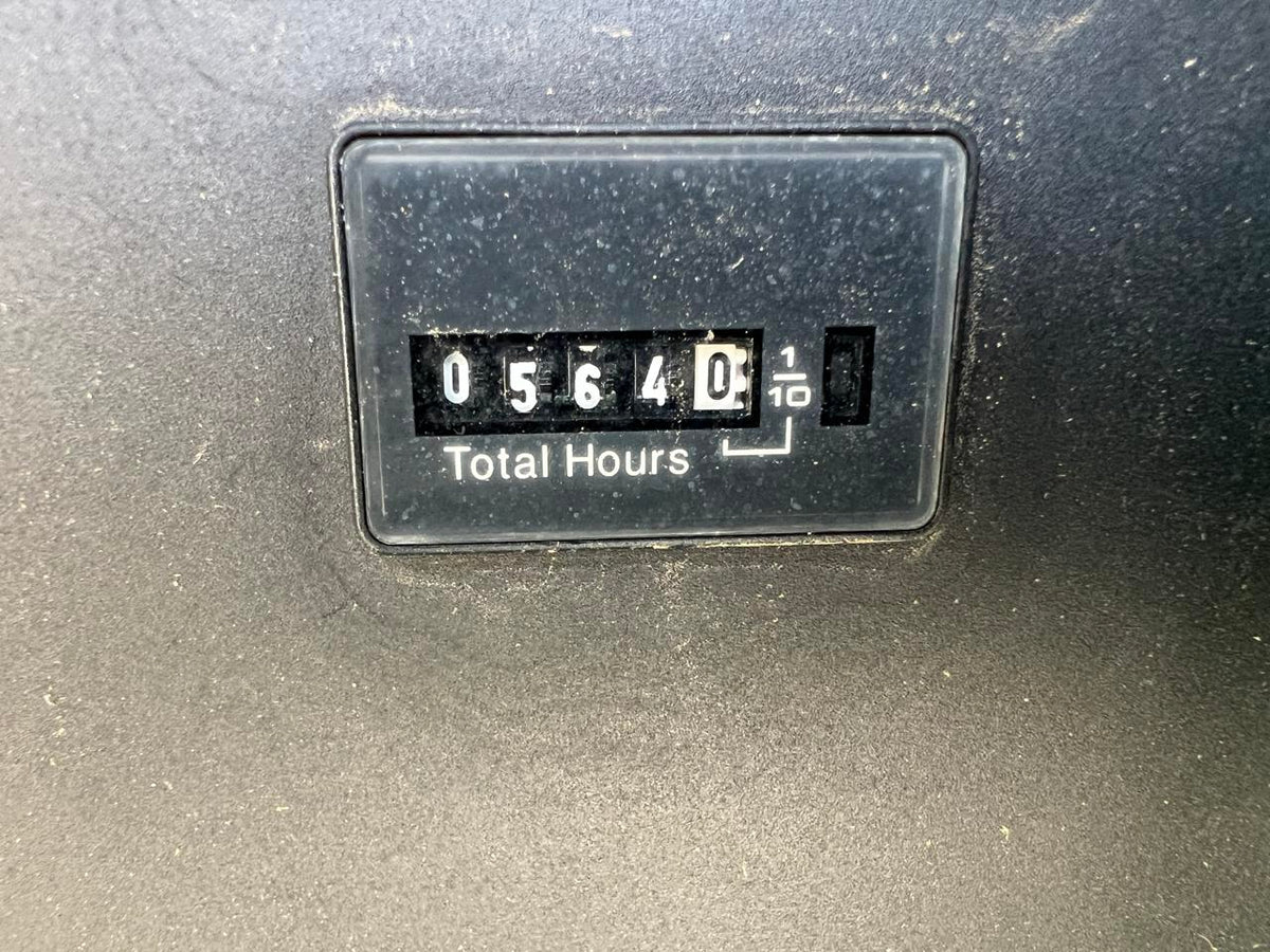 100 kW Cummins/Onan Generator Ford Engine Year – 2002 564 Hours with Enclosure