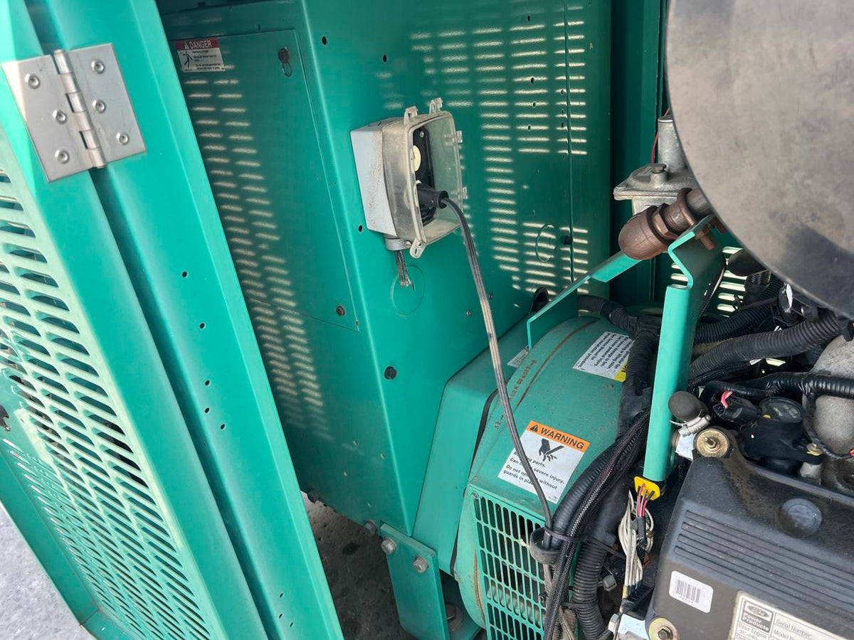 100 kW Cummins/Onan Generator Ford Engine Year – 2002 564 Hours with Enclosure