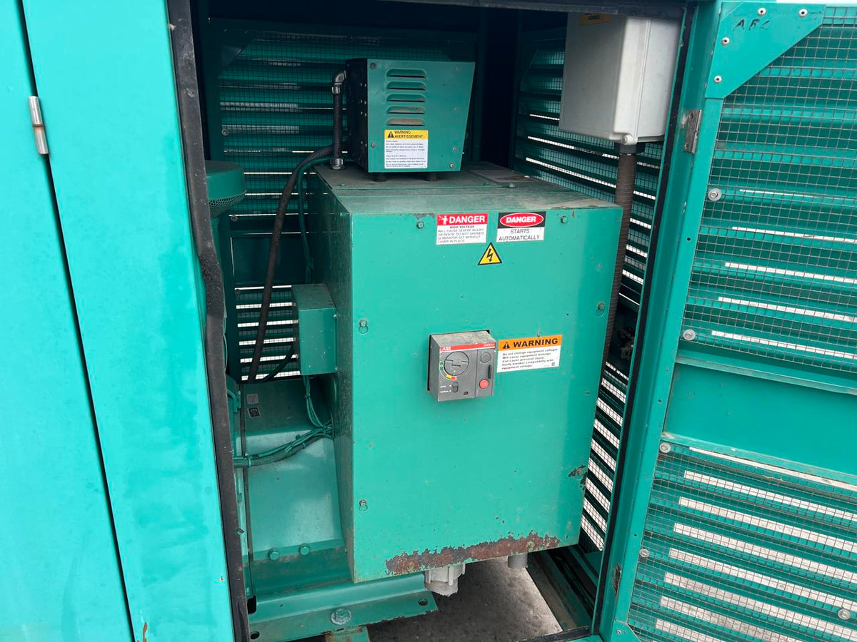 125 kW Cummins/Onan Gen Set, with Enclosure, Natural Gas or Propane, 8.3 Liter Cummins Egnine, Year – 2003, 37 Hours since new