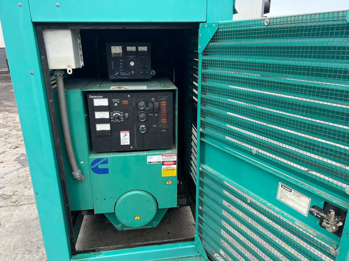 125 kW Cummins/Onan Gen Set, with Enclosure, Natural Gas or Propane, 8.3 Liter Cummins Egnine, Year – 2003, 37 Hours since new
