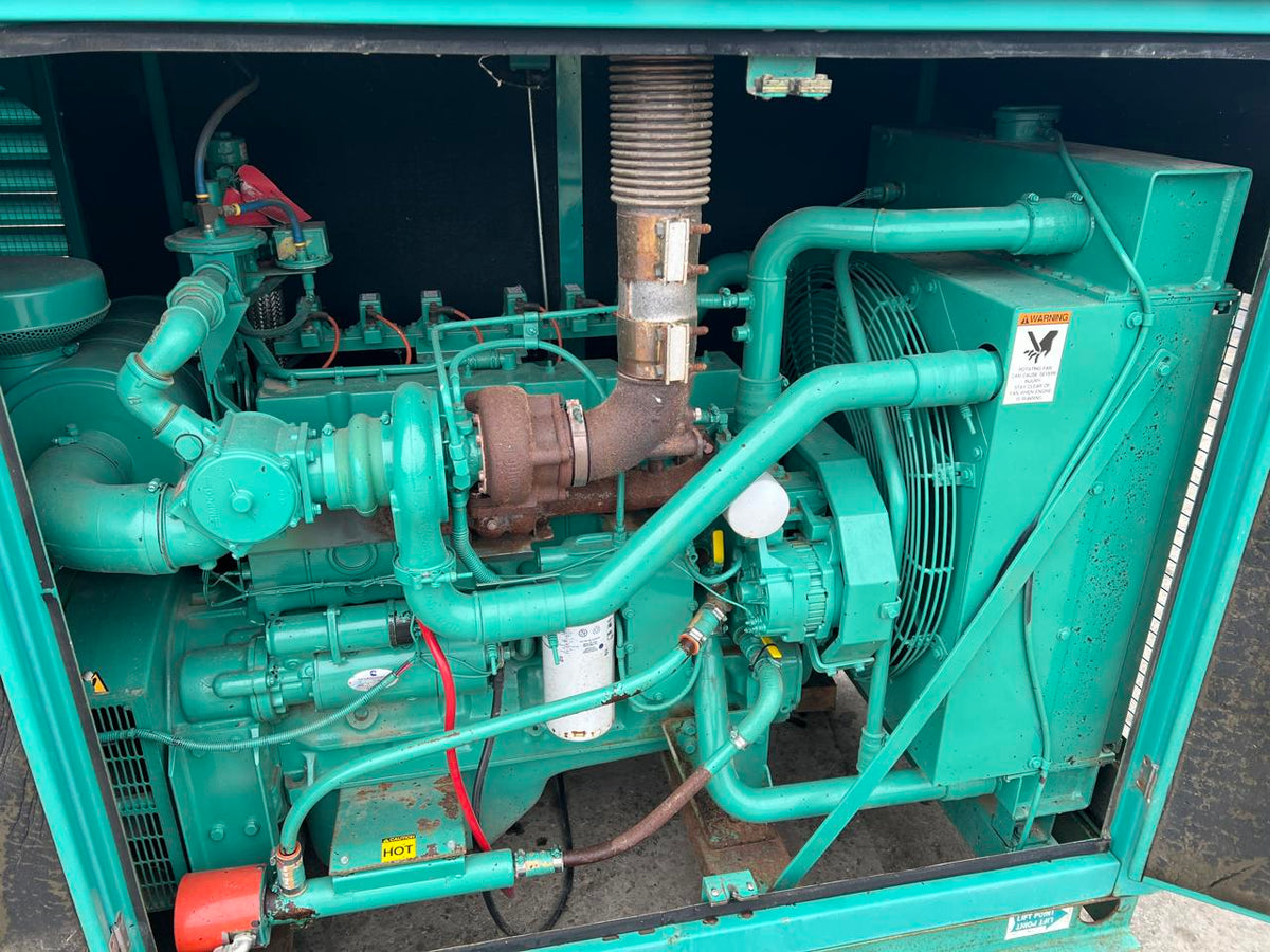 125 kW Cummins/Onan Gen Set, with Enclosure, Natural Gas or Propane, 8.3 Liter Cummins Egnine, Year – 2003, 37 Hours since new