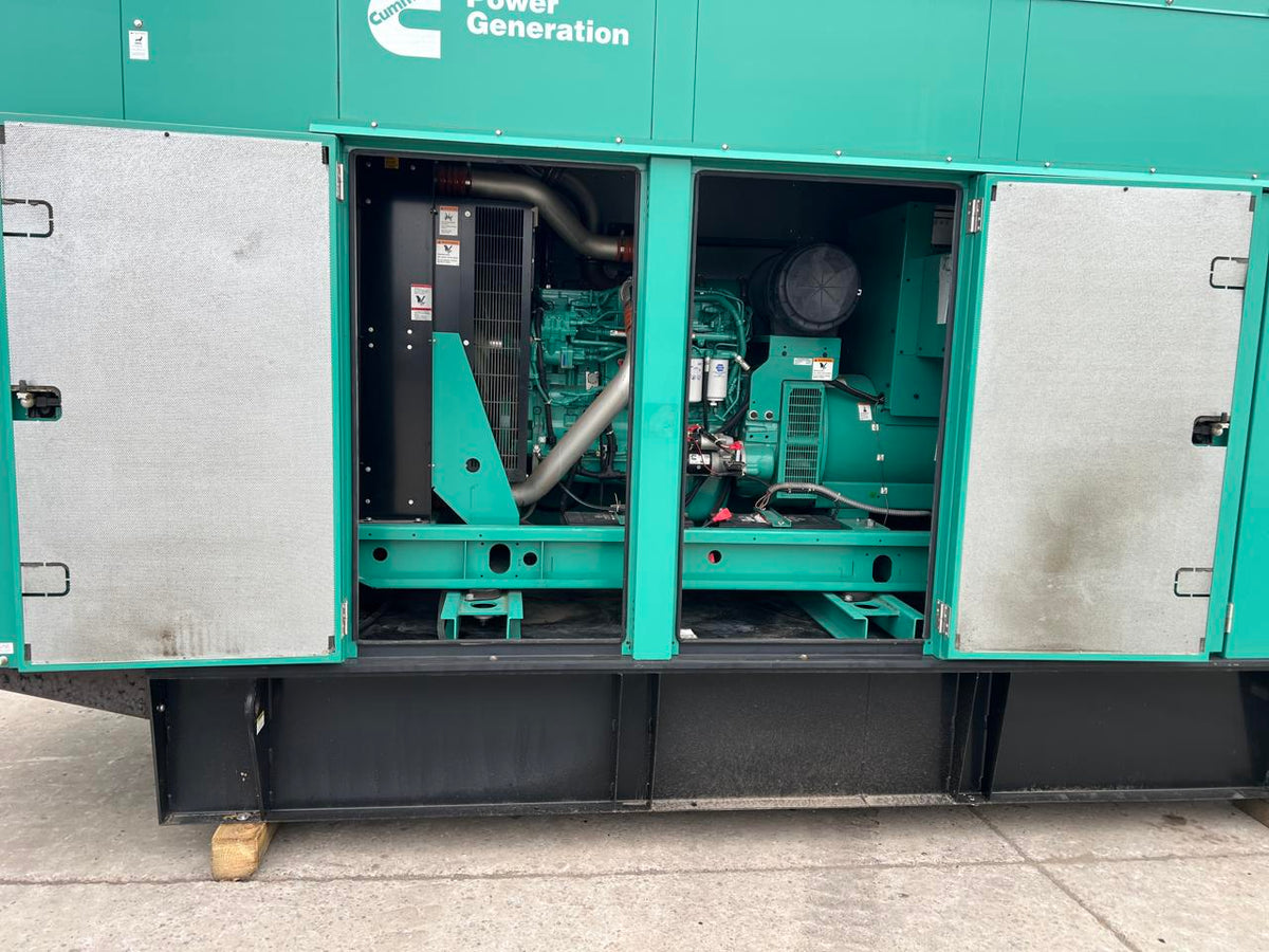 250 kW Cummins/Onan GenSet, with Sound Proof Enclosure and Base Fuel Tank 9 Liter Engine, Year – 2010, 562 Hours, US EPA Tier 3 Pre Emission Engine
