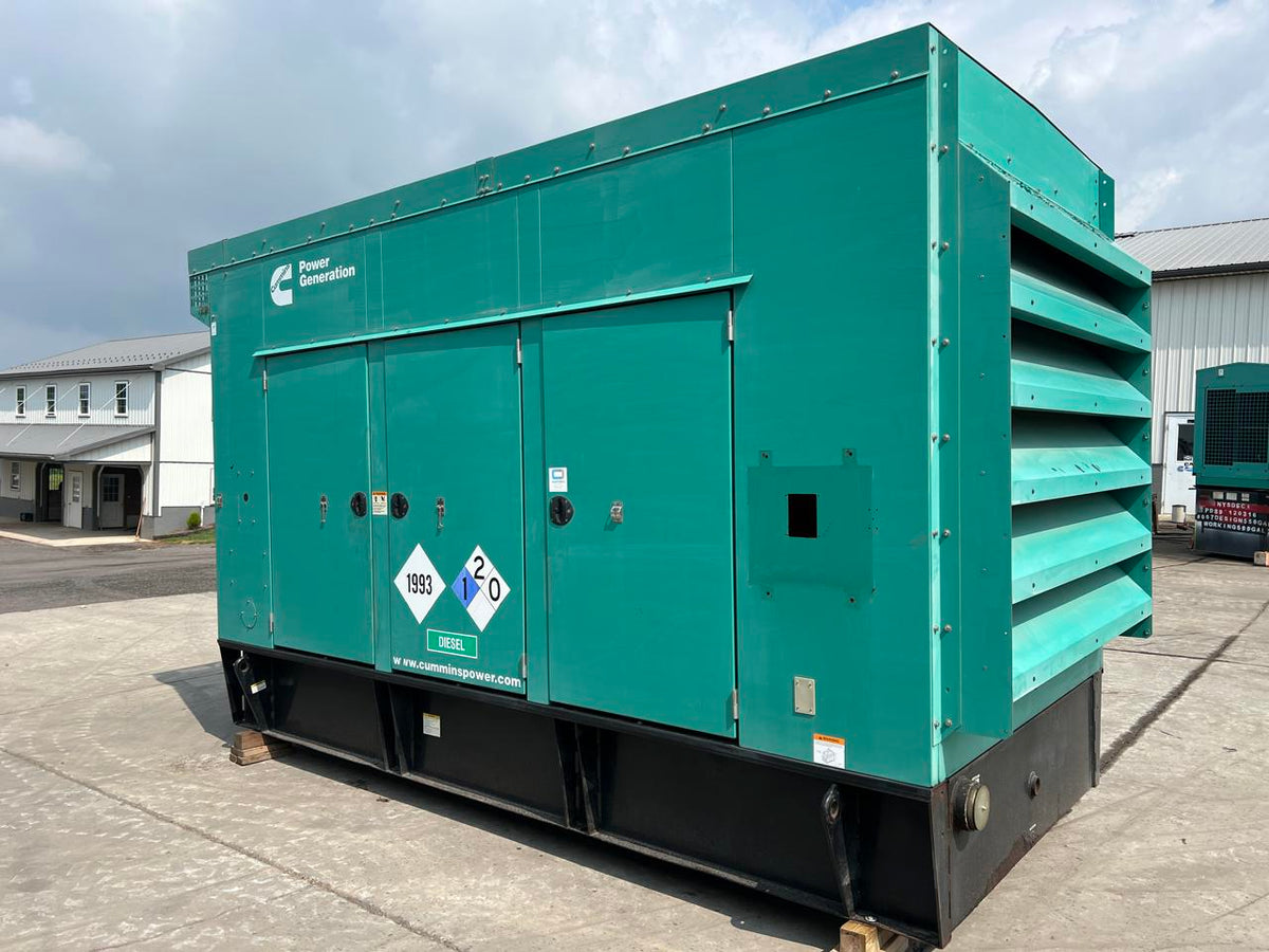 400 kW Cummins/Onan Generator Set, With Enclosed and Base Fuel Tank, Year – 2008, 601 Hours, US EPA Tier 2