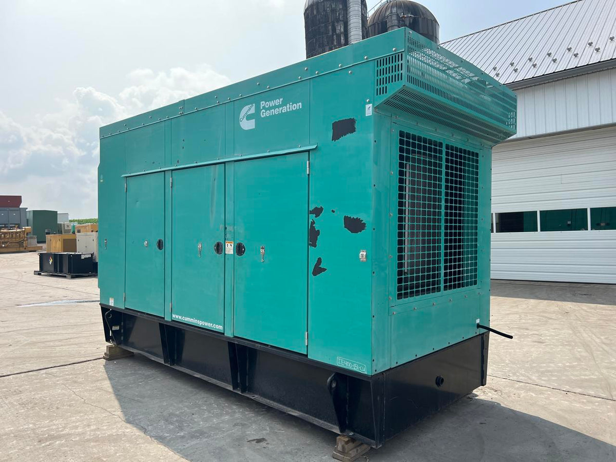 400 kW Cummins/Onan Generator Set, With Enclosed and Base Fuel Tank, Year – 2008, 601 Hours, US EPA Tier 2