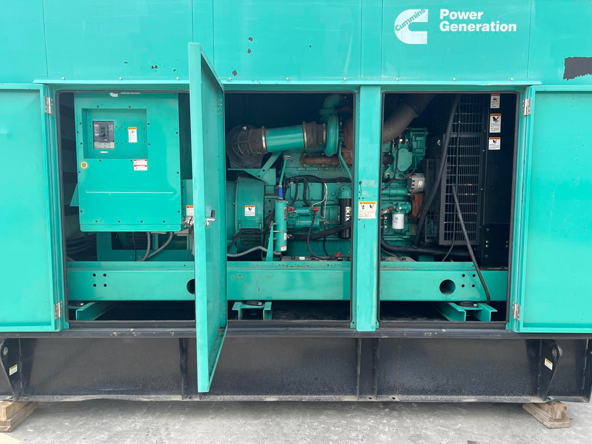 400 kW Cummins/Onan Generator Set, With Enclosed and Base Fuel Tank, Year – 2008, 601 Hours, US EPA Tier 2