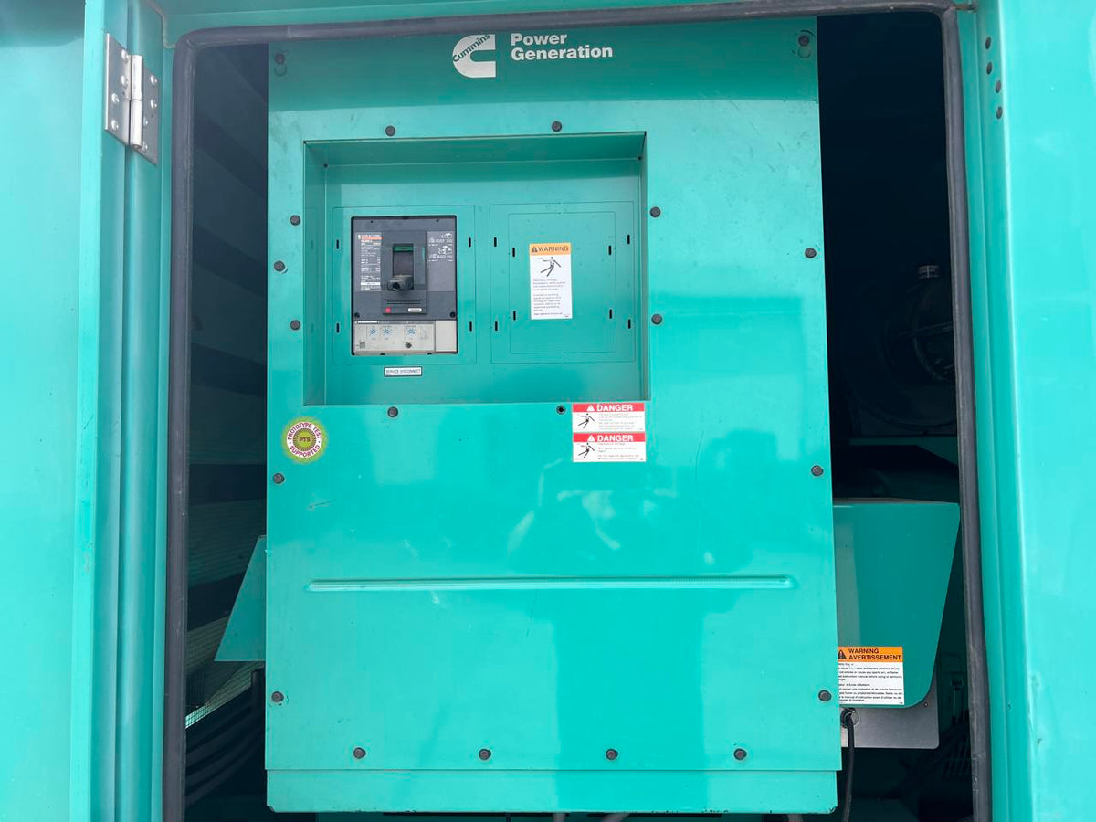400 kW Cummins/Onan Generator Set, With Enclosed and Base Fuel Tank, Year – 2008, 601 Hours, US EPA Tier 2