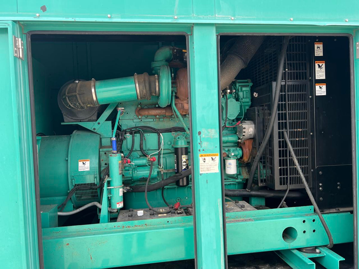 400 kW Cummins/Onan Generator Set, With Enclosed and Base Fuel Tank, Year – 2008, 601 Hours, US EPA Tier 2