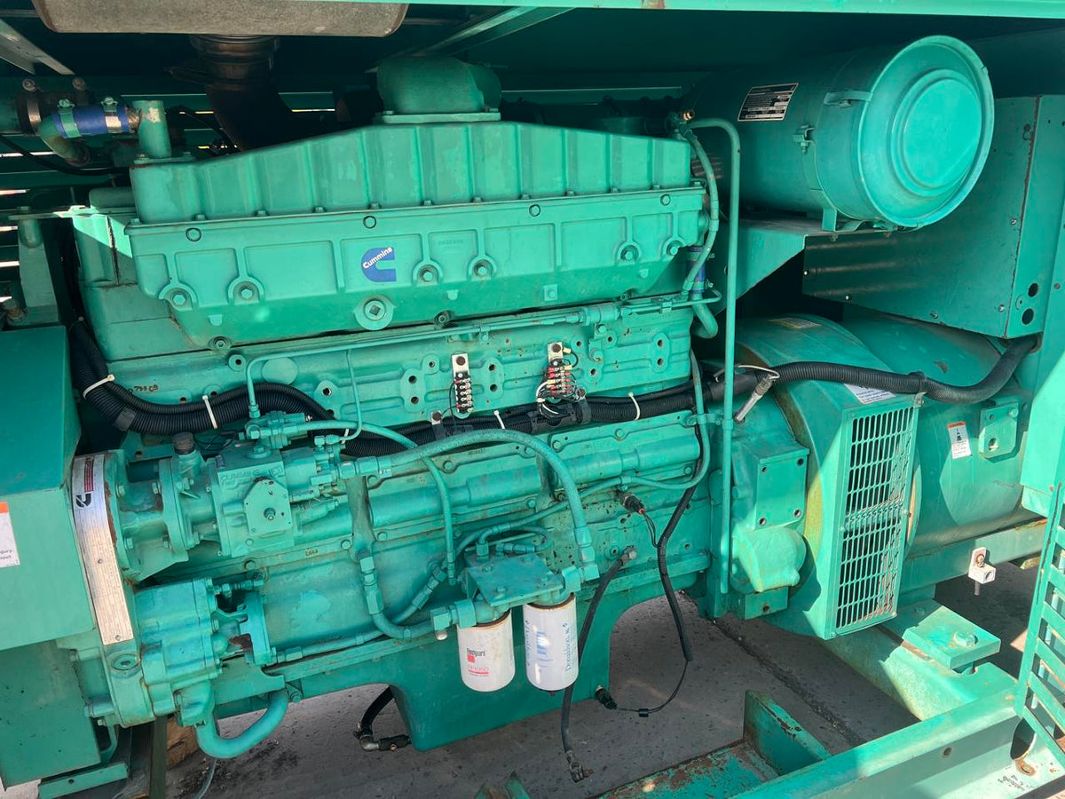 400 kW Cummins/Onan Gen Set, with Enclosure, Year – 2000, 129 Hours