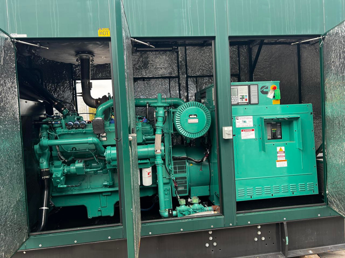 500 kW Cummins/Onan GenSet, Year – 2017, Natural Gas, 114 Hours, Sound Attenuated Enclosure, Like New Condition