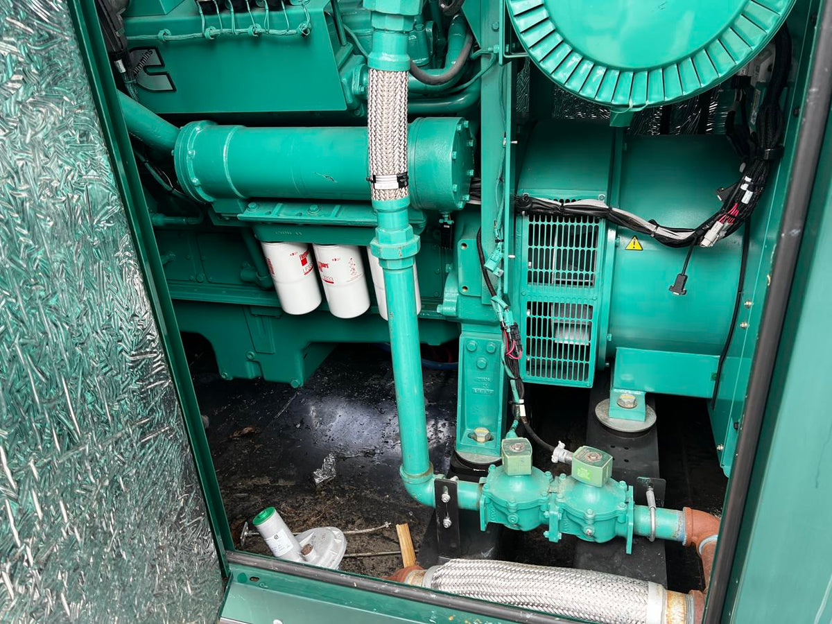 500 kW Cummins/Onan GenSet, Year – 2017, Natural Gas, 114 Hours, Sound Attenuated Enclosure, Like New Condition