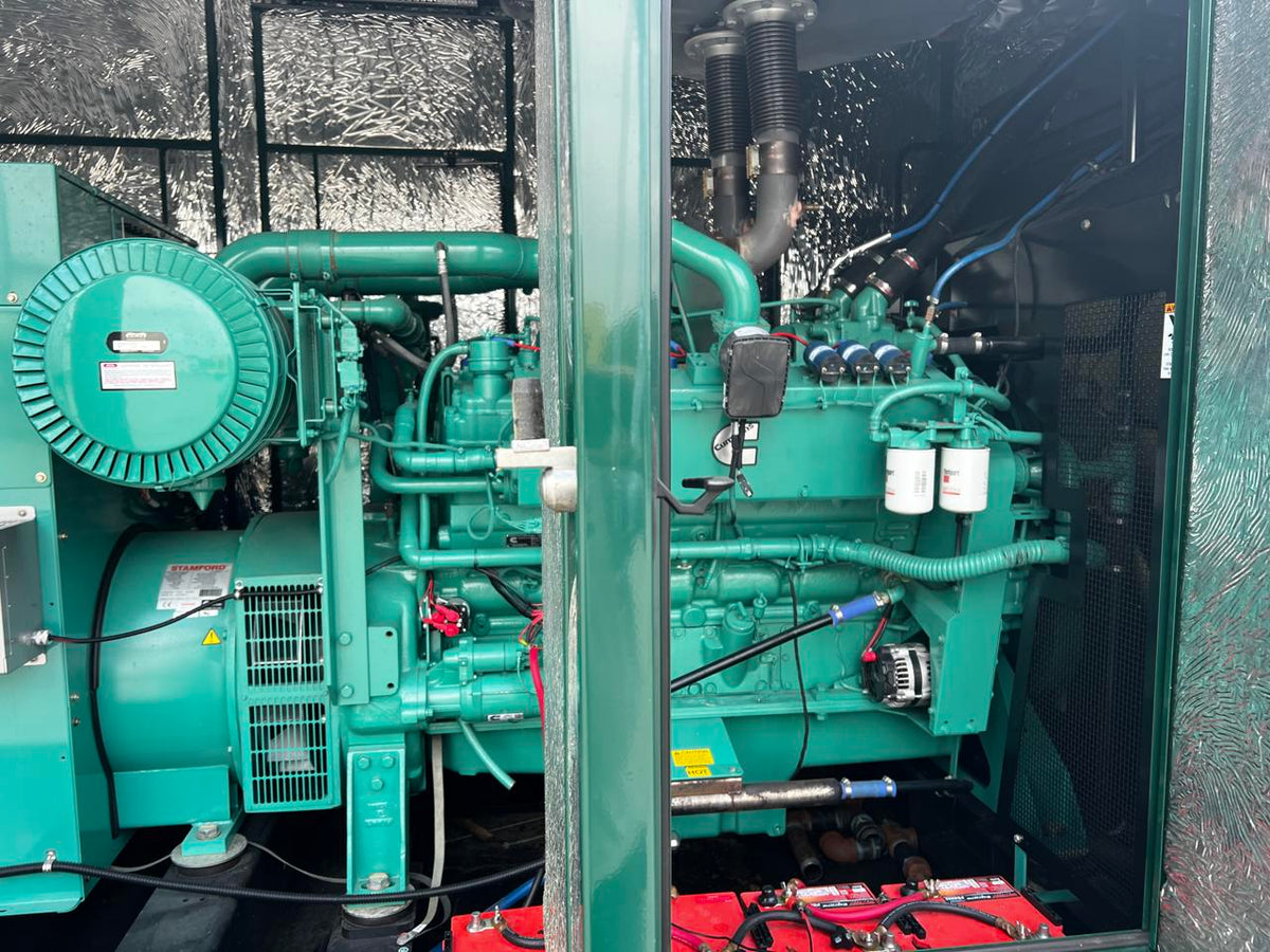 500 kW Cummins/Onan GenSet, Year – 2017, Natural Gas, 114 Hours, Sound Attenuated Enclosure, Like New Condition